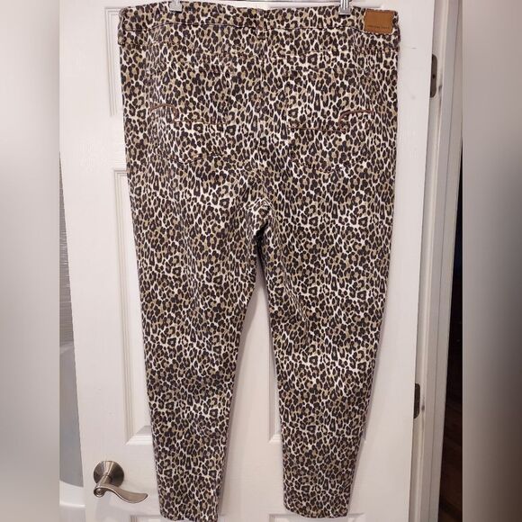American Eagle High Rise Leppard Soft Stretch Jegging pants jeans Plus sz 24 NWT - Picture 4 of 11